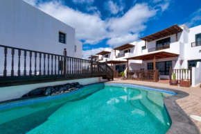Casa Hibiscus - Shared Pool - Close to Seafront Promenade